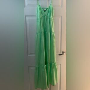 Vibrant Green Maxi Dress NWOT NEVER WORN! Perfect for Spring/Summer☀️🌞